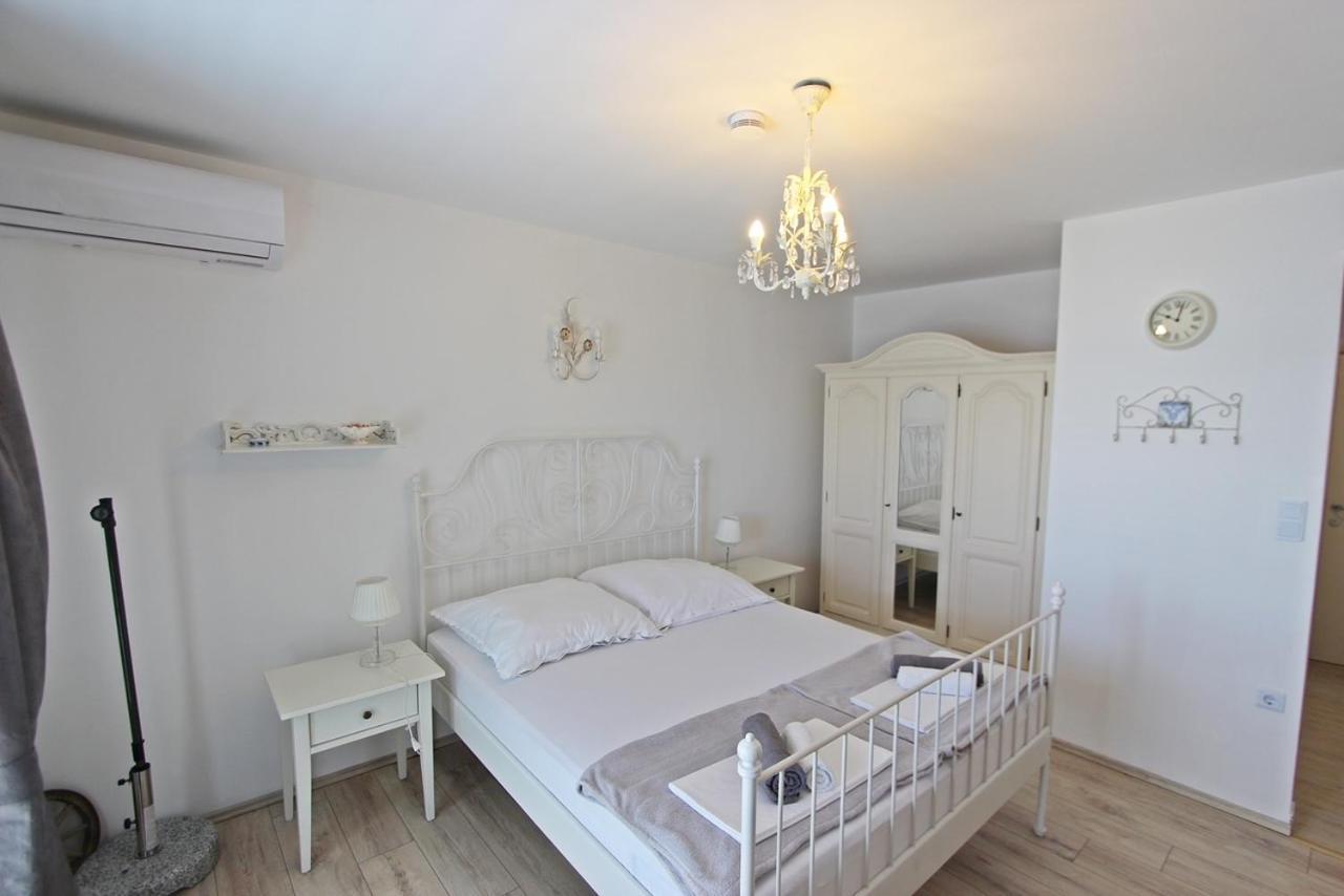 Villa Danica Murter Бетина Екстер'єр фото